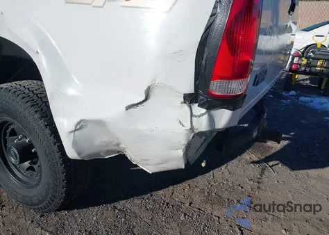 1999 Ford F-250 Lariat/Xl/Xlt z USA, uszkodzony, nr VIN 1FTNF21L1XED76616